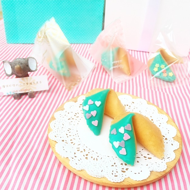 心心相映造型多彩巧克力 客製化籤文 多款禮盒規格任選 幸運餅乾 心心相映造型多彩巧克力 客製化籤文 多款禮盒規格任選 幸運餅乾