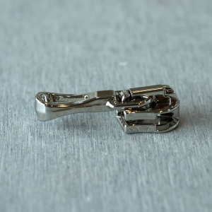 義大利 RACCAGNI 拉鍊頭#033 有自動煞車 鎳色 義大利 RACCAGNI 拉鍊頭#033 有自動煞車 鎳色