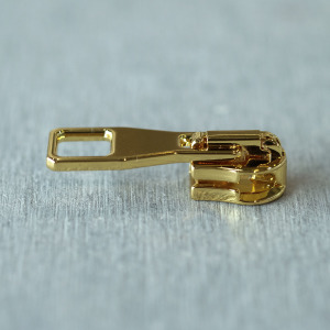 義大利 RACCAGNI 拉鍊頭#129 有自動煞車 金色 義大利 RACCAGNI 拉鍊頭#129 有自動煞車 金色