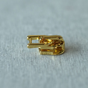 義大利 RACCAGNI 拉鍊頭#098 有自動煞車 金色 義大利 RACCAGNI 拉鍊頭#098 有自動煞車 金色