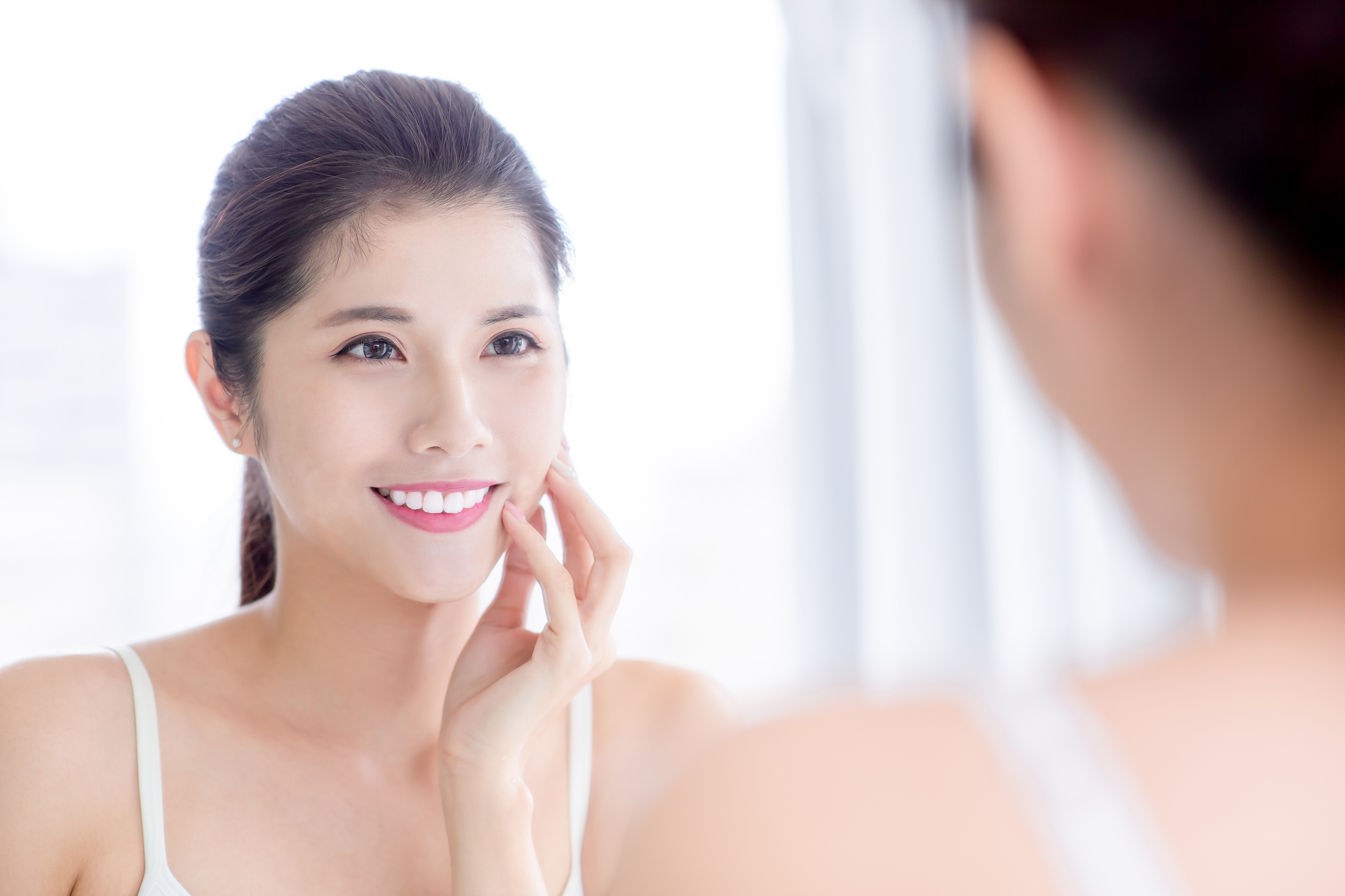 金縷梅成分幫助抗菌,並有收斂功效,讓肌膚更細緻。