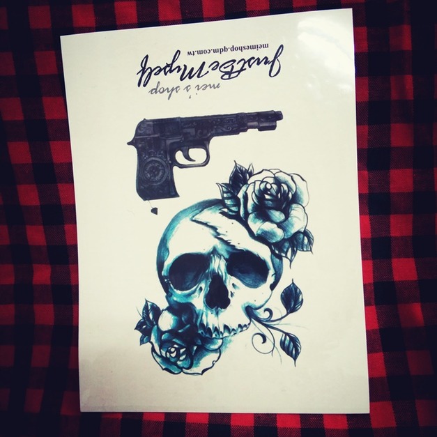 獨家訂做款紋身 槍‧花‧骷髏 獨家訂做款紋身 槍‧花‧骷髏