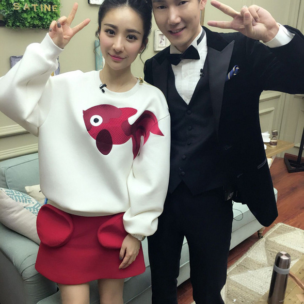 明星同款金魚刺繡上衣半身裙兩件套套裝161218009