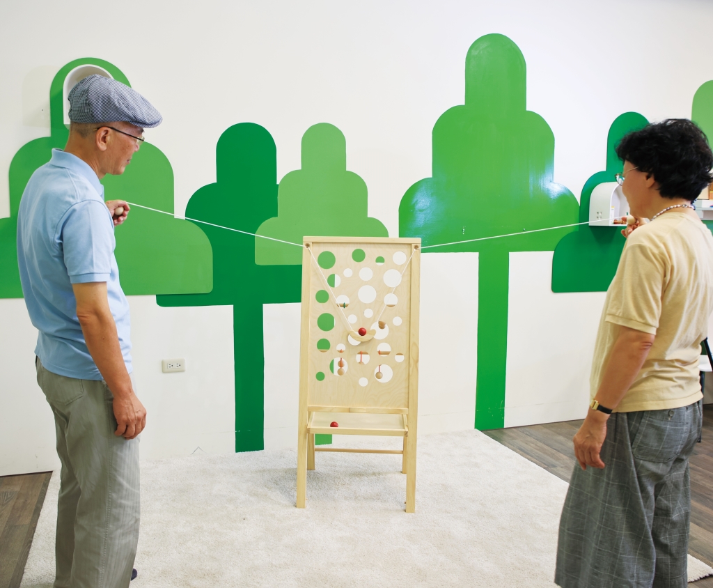 PlayMe Toys翻山越嶺