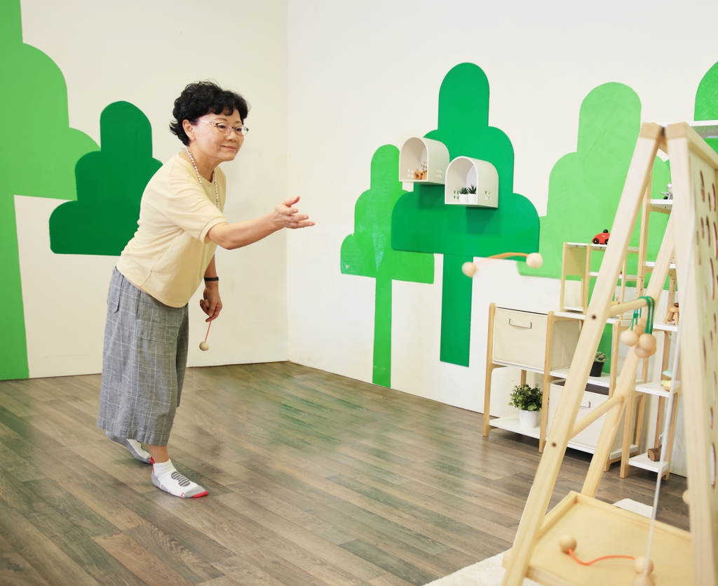 PlayMe Toys翻山越嶺