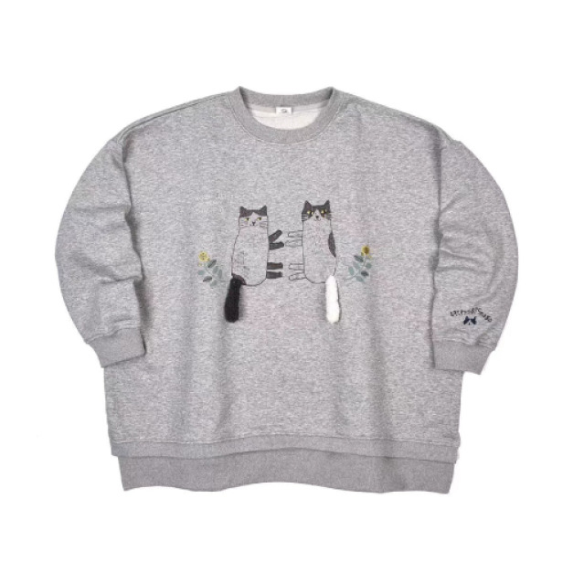 Kusuguru 立體尾巴賓士貓寬鬆休閒大學T(兩色可選) Kusuguru 立體尾巴賓士貓寬鬆休閒大學T(兩色可選)