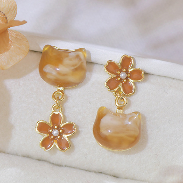 琥珀花朵貓咪耳環一對 琥珀花朵貓咪耳環一對