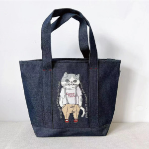 Kusuguru 貓咪露西小姐手提包(兩色可選) Kusuguru 貓咪露西小姐手提包(兩色可選)