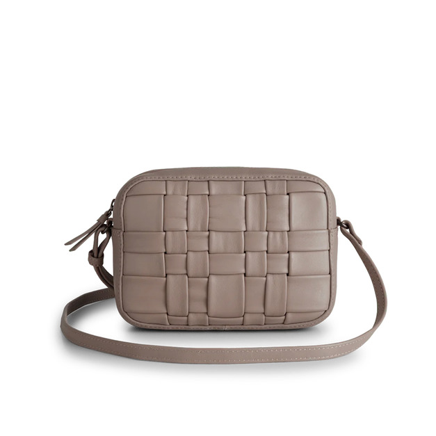 MARKBERG Darina 丹麥手工牛羊皮個性編織方包 肩揹包 斜背包 側肩包 (暖柔沙) MARKBERG Darina 丹麥手工牛羊皮個性編織方包 肩揹包 斜背包 側肩包 (暖柔沙)