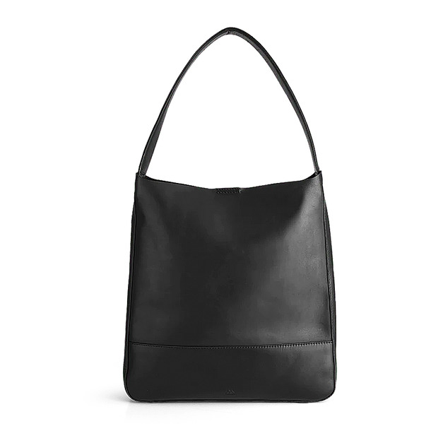 MARKBERG Shelby 丹麥手工牛皮個性謝爾比側肩包 腋下包 手提包 托特包 (極簡黑) MARKBERG Shelby 丹麥手工牛皮個性謝爾比側肩包 腋下包 手提包 托特包 (極簡黑)