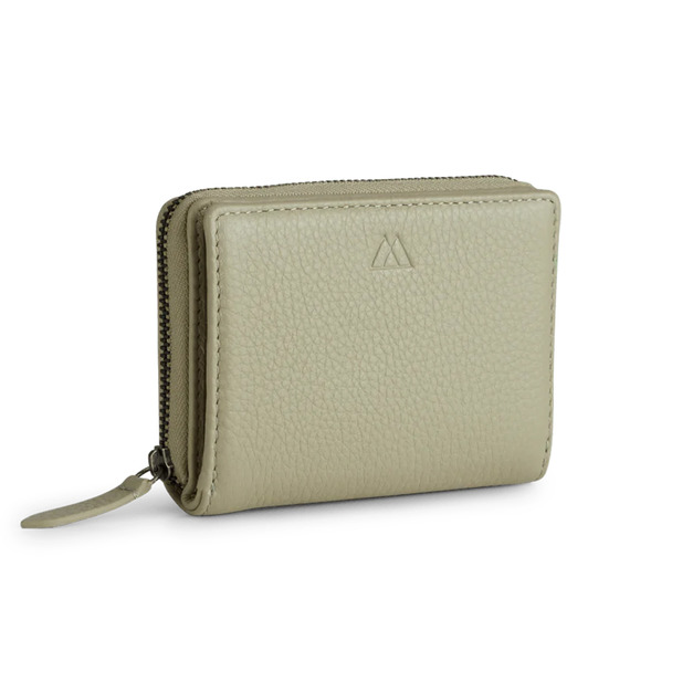 MARKBERG Kaia 丹麥手工牛皮凱亞側翻雙層短夾 錢包 (酪梨綠) MARKBERG Kaia 丹麥手工牛皮凱亞側翻雙層短夾 錢包 (酪梨綠)