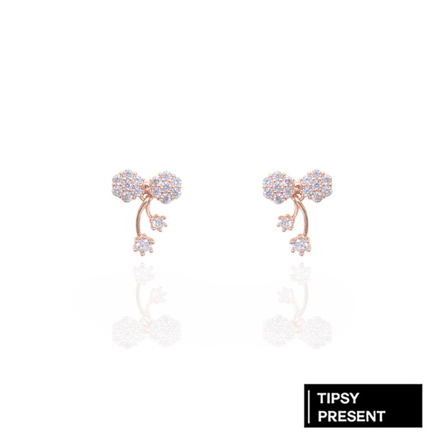 耳環 正韓 銀針 鍍K 蝴蝶結 鋯石 左右不同款 耳針 微醺.禮物 (可改耳夾) 耳環 正韓 銀針 鍍K 蝴蝶結 鋯石 左右不同款 耳針 微醺.禮物 (可改耳夾)