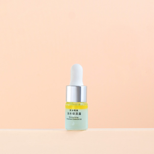 情油獨鍾 油水保濕露 5ml (小樣) 情油獨鍾 油水保濕露 5ml (小樣)