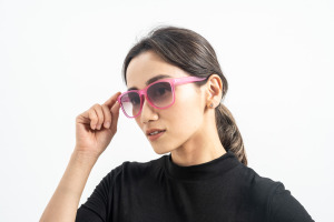 2is AvaC 太陽眼鏡│透粉紅霧面框│咖啡色鏡片│UV400 2is AvaC 太陽眼鏡│透粉紅霧面框│咖啡色鏡片│UV400