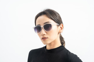 2is ChrisD 太陽眼鏡│透白色霧面框│漸層黑鏡片│UV400 2is ChrisD 太陽眼鏡│透白色霧面框│漸層黑鏡片│UV400