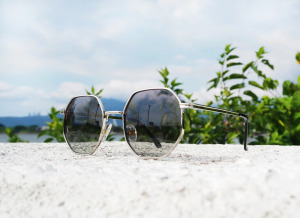 2is FirenG 太陽眼鏡 偏光 多邊形框 質感灰色│抗UV400 2is FirenG 太陽眼鏡 偏光 多邊形框 質感灰色│抗UV400