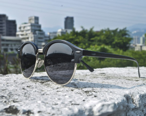 2is PerryI 太陽眼鏡 偏光 黑色梨型框 半框眉架 黑色鏡片 抗UV400 2is PerryI 太陽眼鏡 偏光 黑色梨型框 半框眉架 黑色鏡片 抗UV400