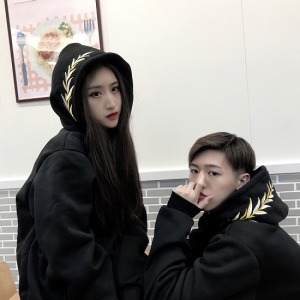 純黑帽子葉子刺繡情侶帽T-DoubleBear 純黑帽子葉子刺繡情侶帽T-DoubleBear