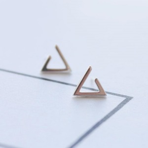 純銀開口三角形迷你耳環-DoubleBear 純銀開口三角形迷你耳環-DoubleBear