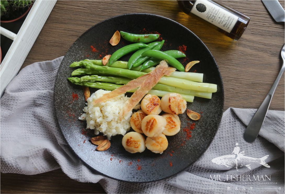 嫩煎干貝佐松露油醋汁