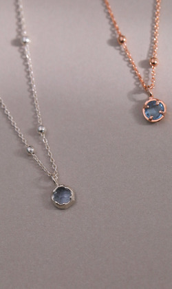 陪伴。Aquamarine | 海藍寶石 | 925純銀鎖骨鍊