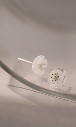 愛如雪。Nacre | 珍珠母貝 | 925純銀耳環 (可改夾式耳環)