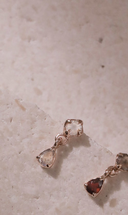 Essence 質粹 | 現實的浪漫。Moonstone(單入)