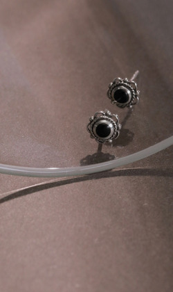 回到遠方。Black Agate | 黑瑪瑙 | 925純銀耳環 (可改夾式耳環)