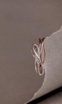 品牌經典款 | 交錯的愛。925純銀戒指