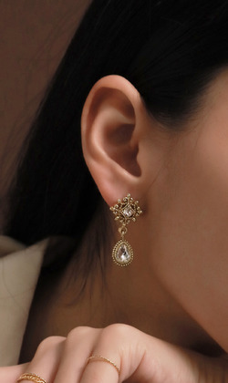 思慕。垂式耳環