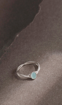 熟睡的臉。Aquamarine | 海藍寶石 |  925純銀戒指