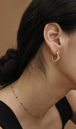 夢與現實之間。垂式耳環