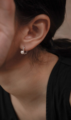 朝陽的光。Pearl | 養殖珍珠 | 貼耳耳環