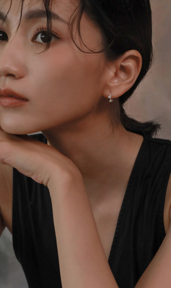 一瞬。貼耳耳環