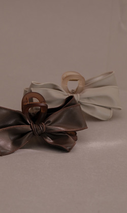 人生演員。造型鯊魚夾 (單入)