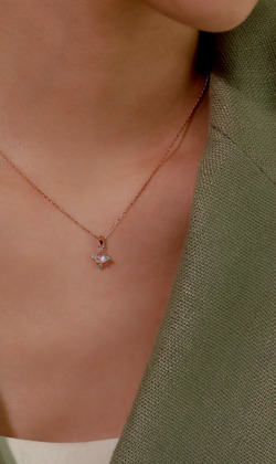 春晨。 Labradorite