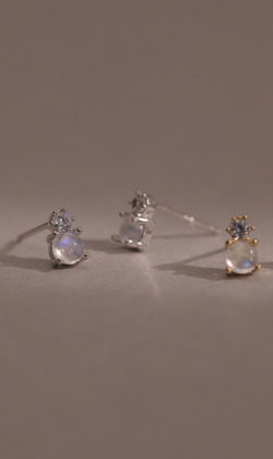 冬夜。Moonstone | 月光石 | 925純銀耳環