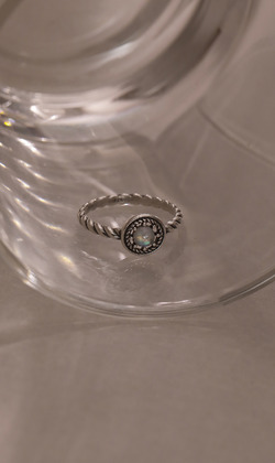 深陷。Moonstone | 月光石 | 925純銀戒指