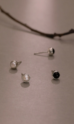 隱月對話。Black Agate