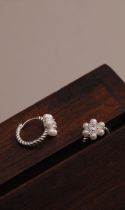 純白。Zircon | 鋯石 | 925純銀耳環