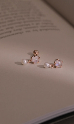 神秘的你。Moonstone | 月光石 | 925純銀鍍18K金耳環 (單入)