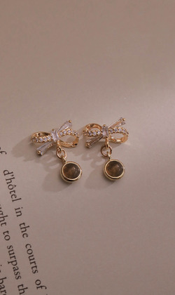 白晝。Labradorite | 拉長石 | 貼耳耳環