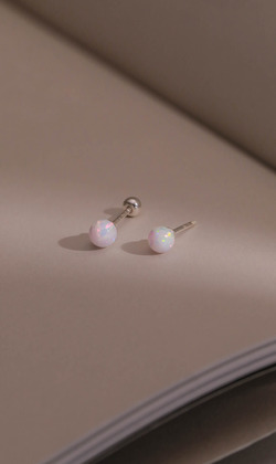一月的雪。Opal | 蛋白石 | 925純銀耳環 (單入)