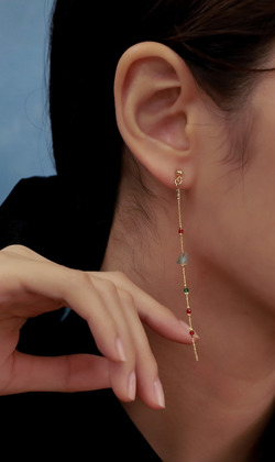 無止盡的永恆。Labradorite | 拉長石 | 垂式耳環 (可改夾式耳環)