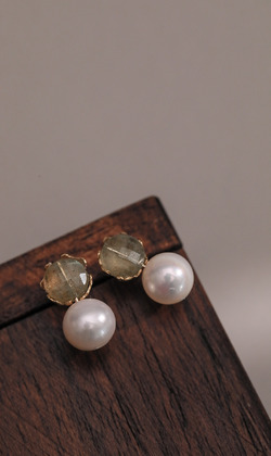 相伴。Labradorite | 拉長石 | 貼耳耳環