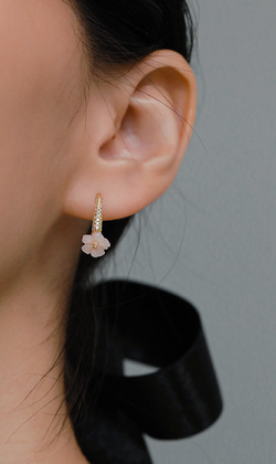 花梗。Nacre | 珍珠母貝 | 垂式耳環