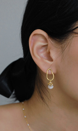 繽紛 。Moonstone | 月光石 | 垂式耳環