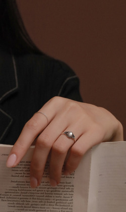 篇章。Black Agate