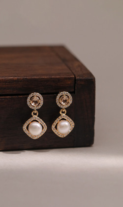 繽紛四季。Pearl | 養殖珍珠 | 垂式耳環