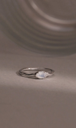 燦爛輪廓。Moonstone | 月光石 | 925純銀戒指